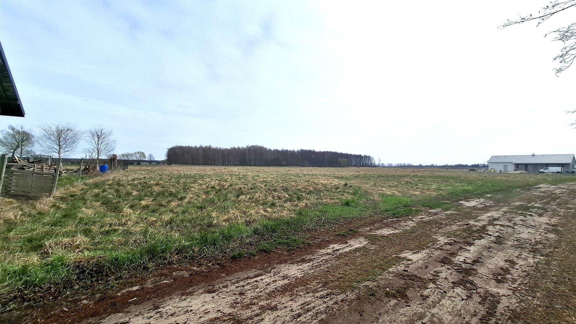 Działka na sprzedaż