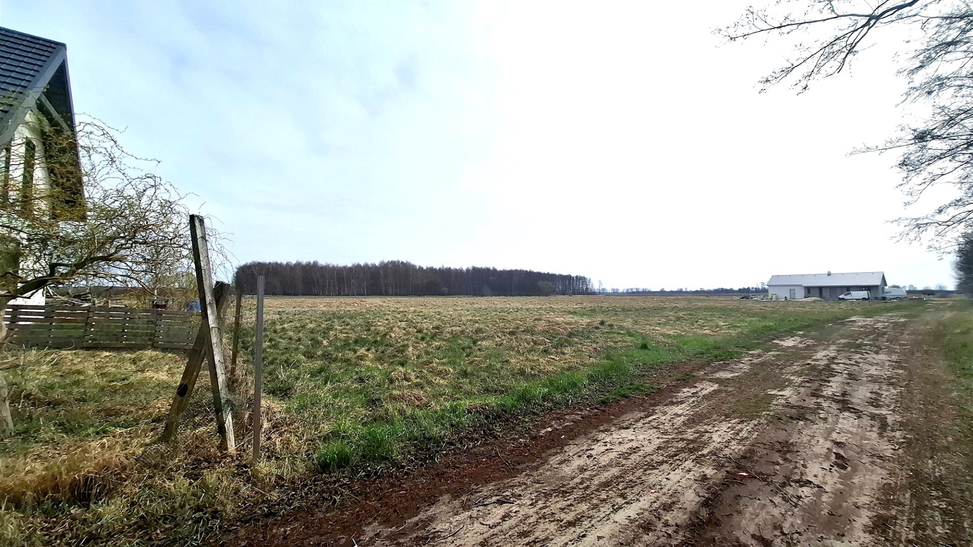 Działka na sprzedaż